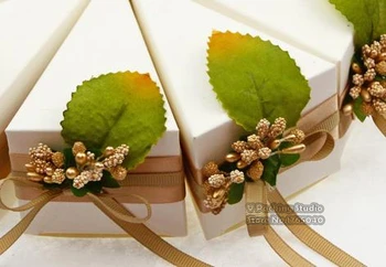 10*5*6cm T riangle White candy boxes with ribbon flower for wedding,Party Favor Gift Bag Cardboard Boxes Chocolate packing100pcs
10*5*6cm T riangle White candy boxes with ribbon flower for wedding,Party Favor Gift Bag Cardboard Boxes Chocolate packing100pcs