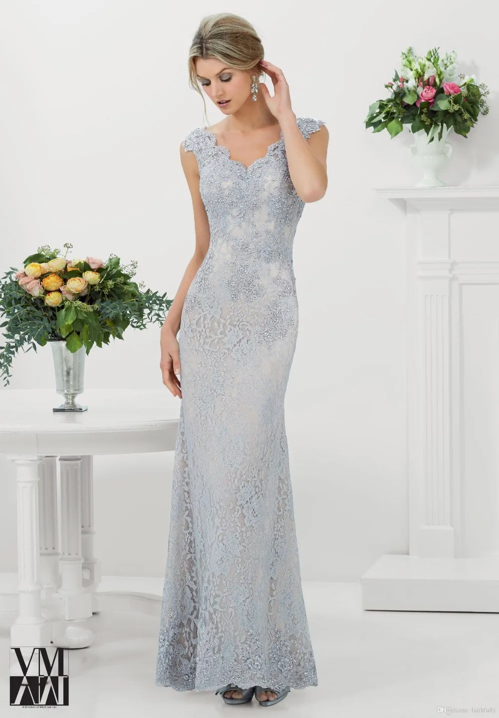 2015 Mermaid Evening Dresses Scalloped Silver Lace Applique Capped Appliques Evening Gowns Arabic Dresses Vestidos Button
2015 Mermaid Evening Dresses Scalloped Silver Lace Applique Capped Appliques Evening Gowns Arabic Dresses Vestidos Button