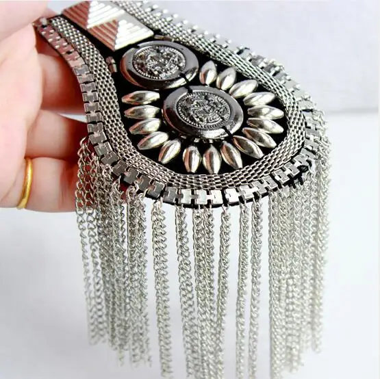 60pcs/30pairs Tassel Metal Epaulette Handmade Suit Shoulder Strap Tassel Rivet Epaulet Epaulette Stage Jewelry Wholesale
60pcs/30pairs Tassel Metal Epaulette Handmade Suit Shoulder Strap Tassel Rivet Epaulet Epaulette Stage Jewelry Wholesale