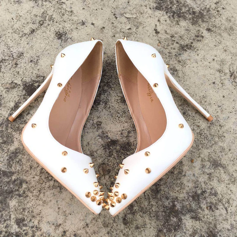 Ladies fashion spring and autumn high heels double color pointed high heels color matching rivets high heels
Ladies fashion spring and autumn high heels double color pointed high heels color matching rivets high heels