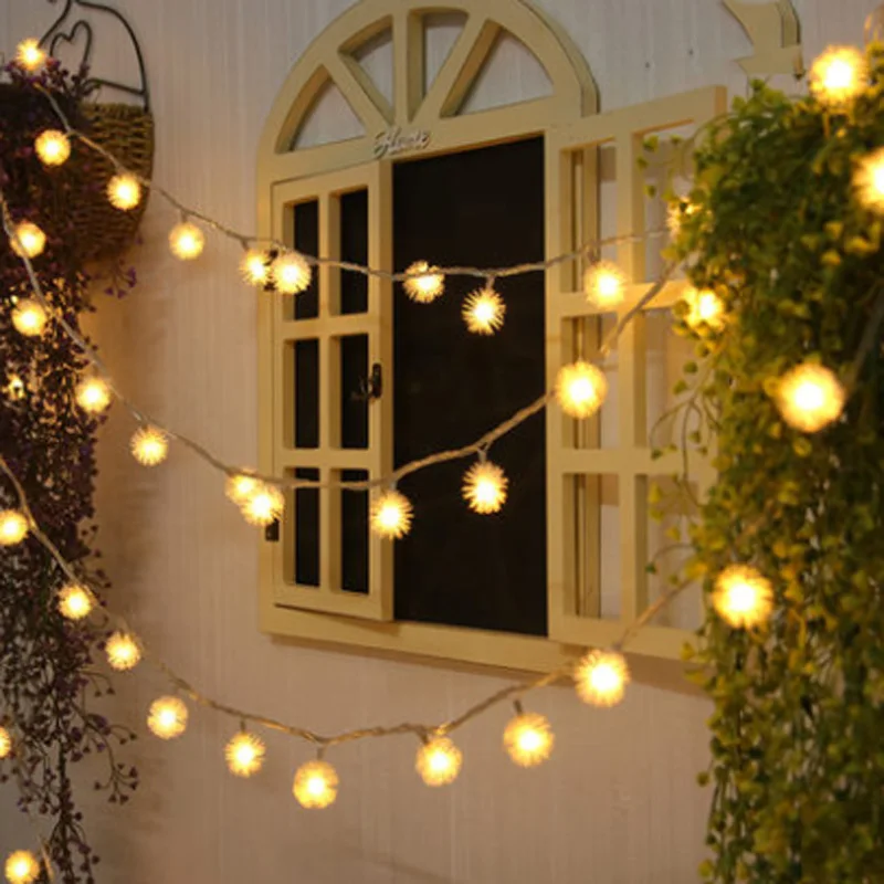 Battery Powered 10M 80 LED String Snow Pompon led Christmas Light Wedding Party Decoration String Lights
Battery Powered 10M 80 LED String Snow Pompon led Christmas Light Wedding Party Decoration String Lights