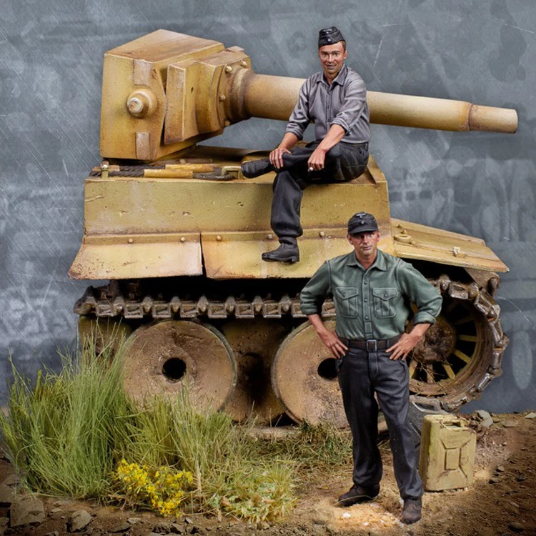 1/35 OPERATION ZITADELLE, 2 soldiers with tank suits, WWII Military theme, Resin Model Soldier GK, Unassembled and unpainted kit
1/35 OPERATION ZITADELLE, 2 soldiers with tank suits, WWII Military theme, Resin Model Soldier GK, Unassembled and unpainted kit