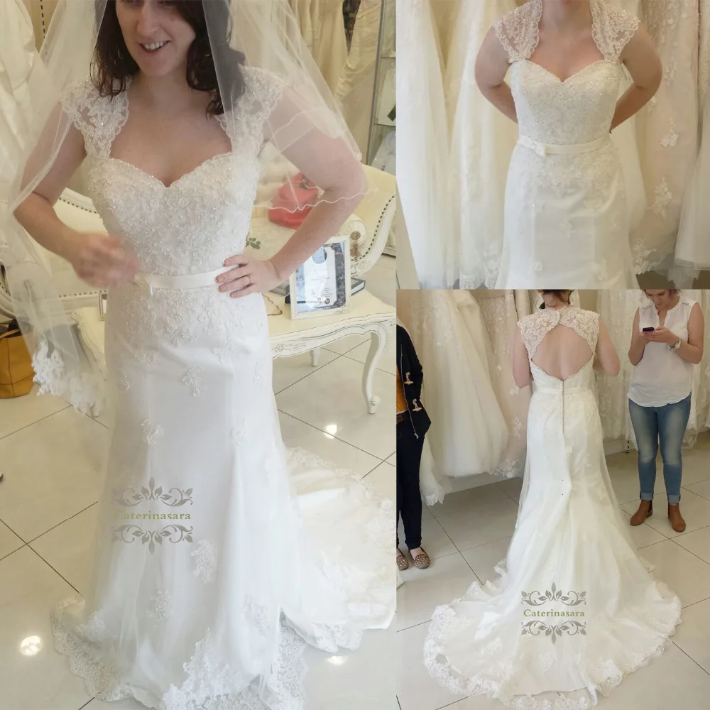 Mermaid Wedding Dresses Floor Length Tulle Over Lace Bride Gowns Vintage Inspired Women Party Cap Sleeves Fit and Flare Skirt
Mermaid Wedding Dresses Floor Length Tulle Over Lace Bride Gowns Vintage Inspired Women Party Cap Sleeves Fit and Flare Skirt