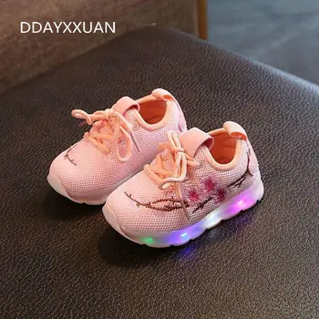 Kids Shoes For Girls Boys Luminous Shoes 2018 Casual Sneakers LED Lighted Children Glowing Shoes With Flowers Air Mesh Soft
Kids Shoes For Girls Boys Luminous Shoes 2018 Casual Sneakers LED Lighted Children Glowing Shoes With Flowers Air Mesh Soft