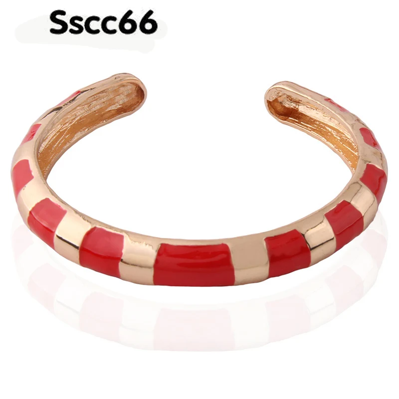 Sscc66 Bracelets for Woman Zinc alloy printing Bangles Open Gradient Manual for National Charm Jewelry Gift
Sscc66 Bracelets for Woman Zinc alloy printing Bangles Open Gradient Manual for National Charm Jewelry Gift