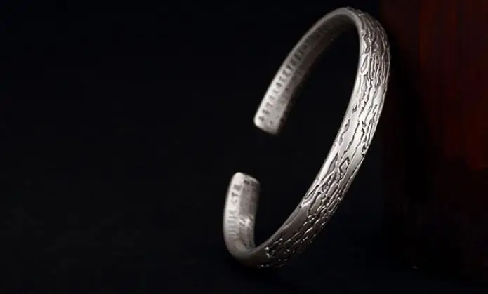 JOOCHEER Sterling S999 999 silver Bangle crack Buddhist sutras trendy bracelet size adjustable
JOOCHEER Sterling S999 999 silver Bangle crack Buddhist sutras trendy bracelet size adjustable