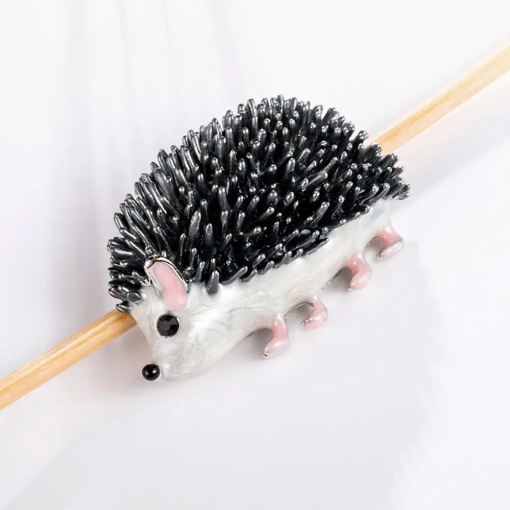 1Pcs Dress Hat Brooch Cute Hedgehog Brooches Kawaii Alloy Hedgehog Animal Suits Sweater Pins Scarf Buckle Cute Accessories
1Pcs Dress Hat Brooch Cute Hedgehog Brooches Kawaii Alloy Hedgehog Animal Suits Sweater Pins Scarf Buckle Cute Accessories
