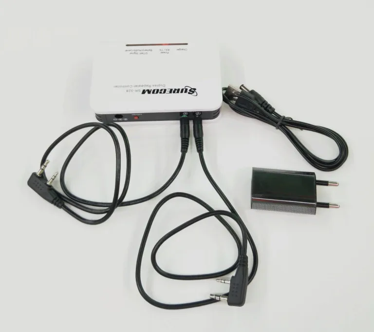 SURECOM SR-328 Two Way Radio Duplex Repeater Controller with Connect Cable for BaoFeng UV-5R UV-B5 UV-82 BF888S
SURECOM SR-328 Two Way Radio Duplex Repeater Controller with Connect Cable for BaoFeng UV-5R UV-B5 UV-82 BF888S