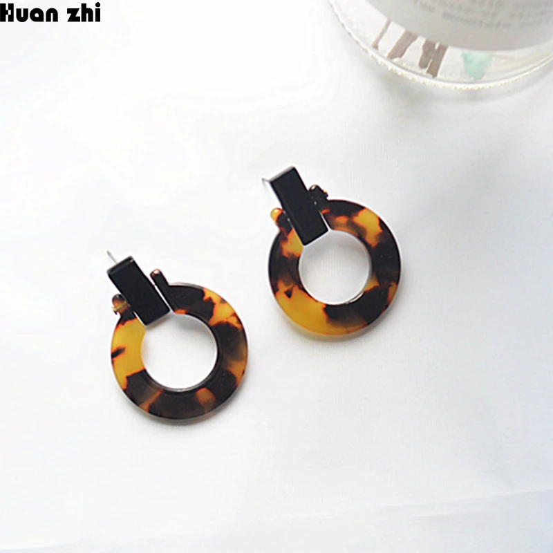 HUANZHI Punk Design Tortoiseshell Leopard Print Acrylic Geometric Hollow Circle Big Acetate Earrings for Women Girl 4 cm
HUANZHI Punk Design Tortoiseshell Leopard Print Acrylic Geometric Hollow Circle Big Acetate Earrings for Women Girl 4 cm