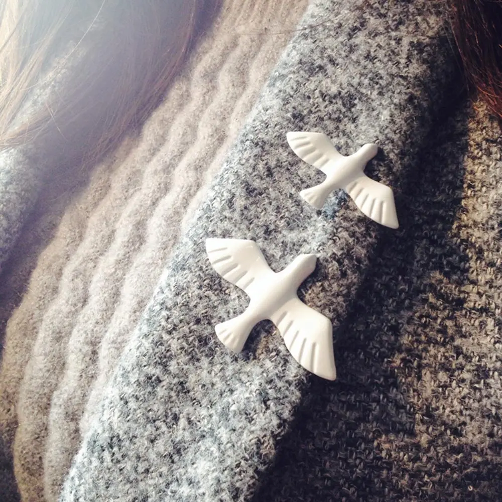 FAMSHIN New Korean fashion metal art white dove peace dove brooch corsage collar pin badge for women jewelry
FAMSHIN New Korean fashion metal art white dove peace dove brooch corsage collar pin badge for women jewelry