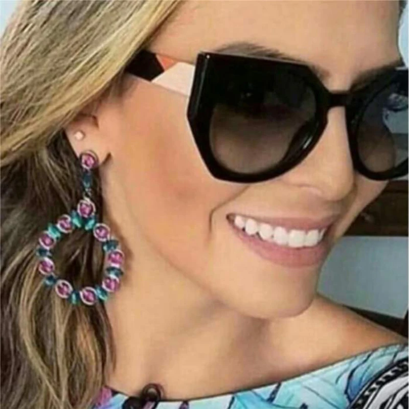 2018 New Oversized Butterfly sunglasses women brand designer Round women's glasses fashion Cat Eye sunglasses ladies UV400
2018 New Oversized Butterfly sunglasses women brand designer Round women's glasses fashion Cat Eye sunglasses ladies UV400