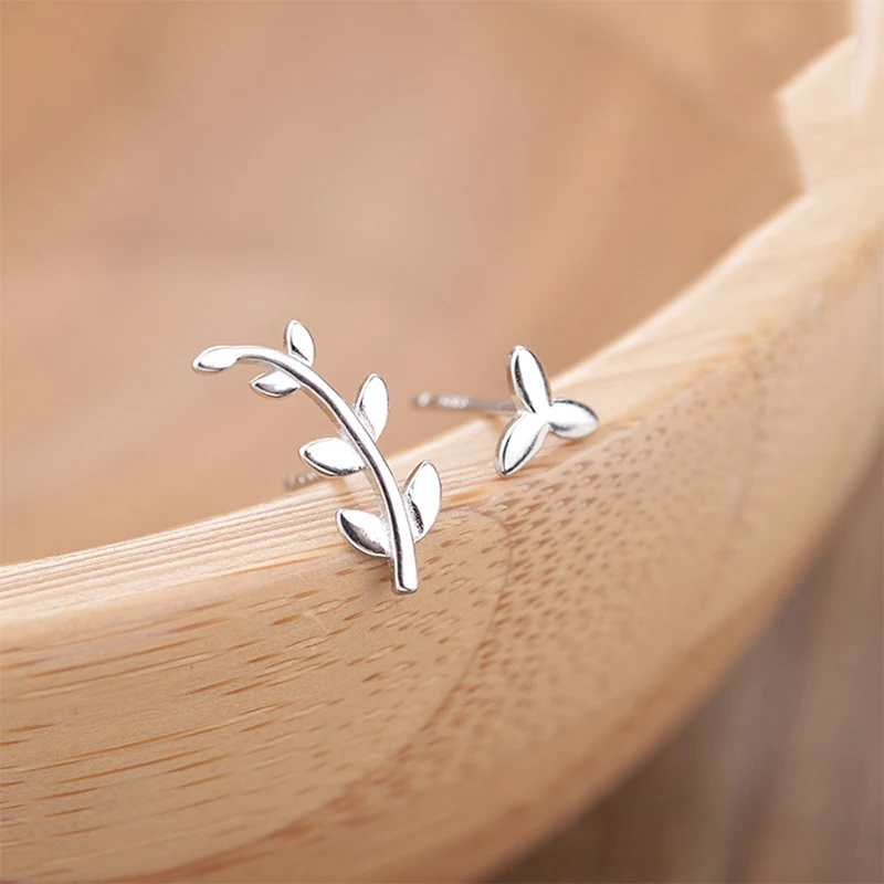1 Pair Metal Leaf Asymmetrical Stud Earrings For Women Personalized Gift Ornaments Professional Earrings Jewelry Accessories
1 Pair Metal Leaf Asymmetrical Stud Earrings For Women Personalized Gift Ornaments Professional Earrings Jewelry Accessories