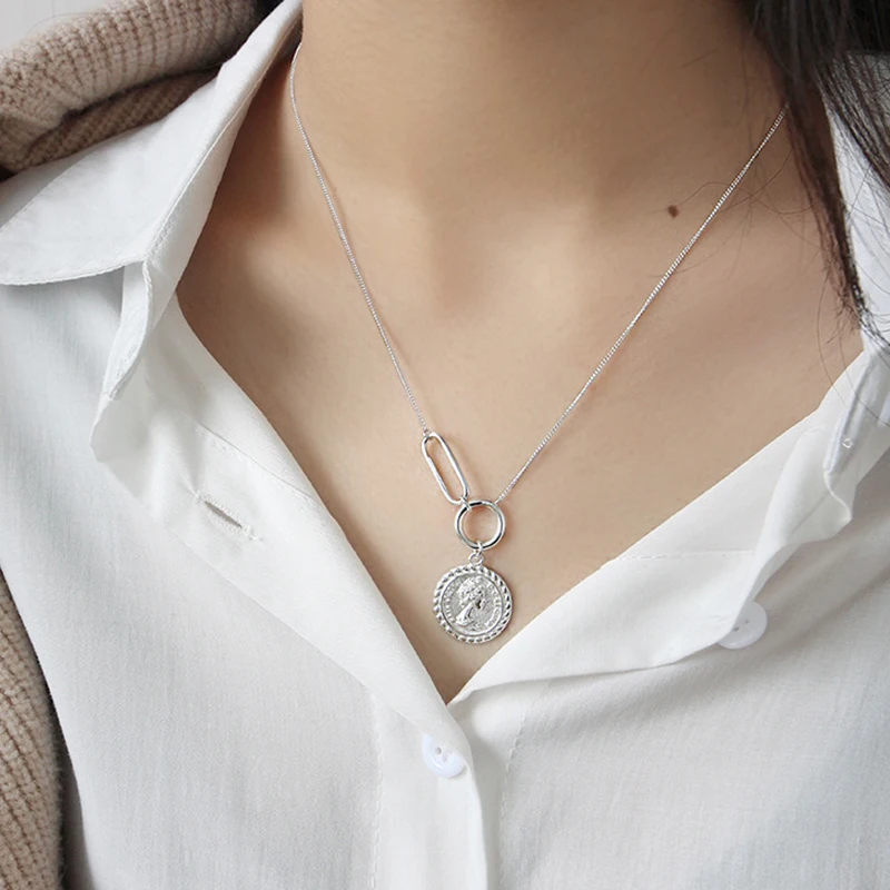 Korean 925 Sterling Silver Queen Portrait Coin Pendant Big Round Circle Silver Chain Women Necklace Punk Style Women Accessories
Korean 925 Sterling Silver Queen Portrait Coin Pendant Big Round Circle Silver Chain Women Necklace Punk Style Women Accessories