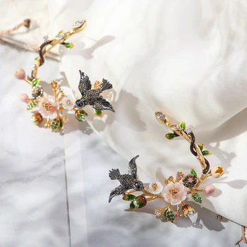Vanssey Fashion Jewelry Flower Bird Natural Mother Of Pearl Shell Enamel Cubic Zirconia Hoop Earrings Accessories Women New
Vanssey Fashion Jewelry Flower Bird Natural Mother Of Pearl Shell Enamel Cubic Zirconia Hoop Earrings Accessories Women New