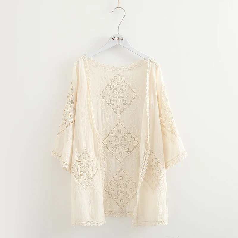 Japanese Sweet Mori Girl Hollow-out Flower Embroidery Shirt Cardigan Female Flare Sleeve Long Lace Shirt Casual Tunic Shirt Coat
Japanese Sweet Mori Girl Hollow-out Flower Embroidery Shirt Cardigan Female Flare Sleeve Long Lace Shirt Casual Tunic Shirt Coat