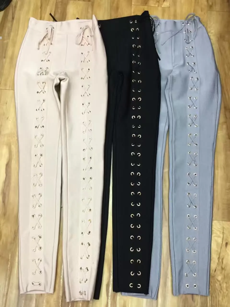 2017 New Fashion Inspired Luxe Metal Circle Embellished Lace Up Wholesale Women Bandage Pants Leggings
2017 New Fashion Inspired Luxe Metal Circle Embellished Lace Up Wholesale Women Bandage Pants Leggings