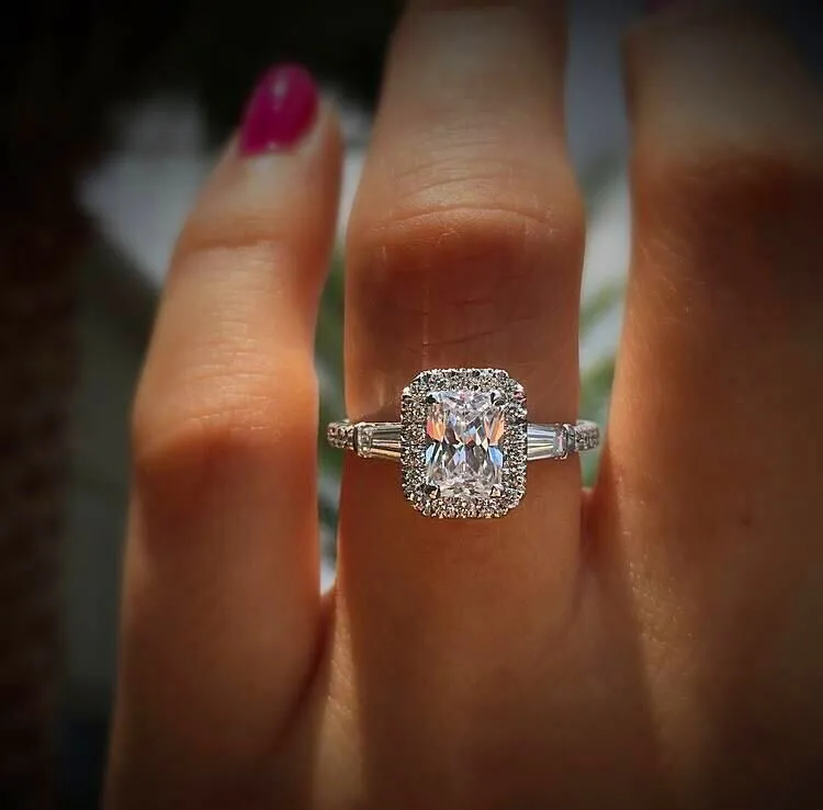 Luxury Female Big Square Zircon Love Ring Simple Brilliant Silver Filled Engagement Ring Fashion Promise Wedding Rings For Women
Luxury Female Big Square Zircon Love Ring Simple Brilliant Silver Filled Engagement Ring Fashion Promise Wedding Rings For Women