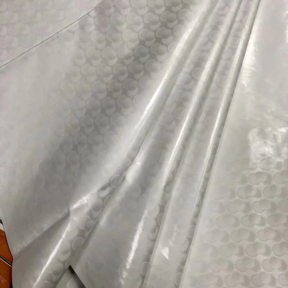 African basin riche getzner white lace fabric flash soft atiku fabric for men high quality jacquard ankara fabric 5yards/lot LY
African basin riche getzner white lace fabric flash soft atiku fabric for men high quality jacquard ankara fabric 5yards/lot LY