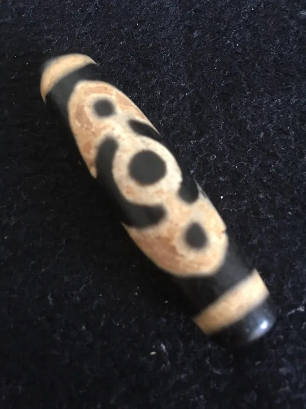 Old Tibetan Dzi Agate Natural Rock Loose Beads Vajra Special Pattern DIY Tibetan Jewelry beads free shipping
Old Tibetan Dzi Agate Natural Rock Loose Beads Vajra Special Pattern DIY Tibetan Jewelry beads free shipping