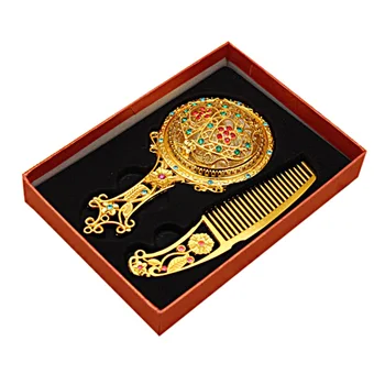 Retro Golden Metal Makeup Mirror Fashion Cosmetic metal Mini Mirrors Beauty Tool Mirror + comb Diamond Free Shipping
Retro Golden Metal Makeup Mirror Fashion Cosmetic metal Mini Mirrors Beauty Tool Mirror + comb Diamond Free Shipping