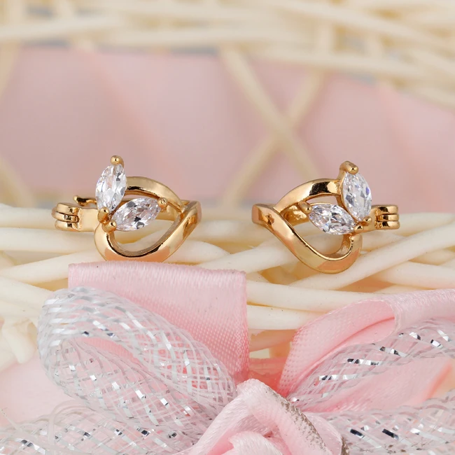 GUSSIARRO Wholesale Delicate Gold-Color Clear Marquise Cubic Zirconia Hoop Women Earrings No Nickel
GUSSIARRO Wholesale Delicate Gold-Color Clear Marquise Cubic Zirconia Hoop Women Earrings No Nickel