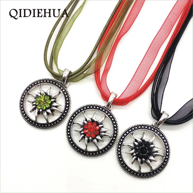 Simple Small Round Crystal Edelweiss Necklace Pendant Vintage Silver Bijoux Collier Women Charm Multicolor Ribbon Rope Jewelry
Simple Small Round Crystal Edelweiss Necklace Pendant Vintage Silver Bijoux Collier Women Charm Multicolor Ribbon Rope Jewelry