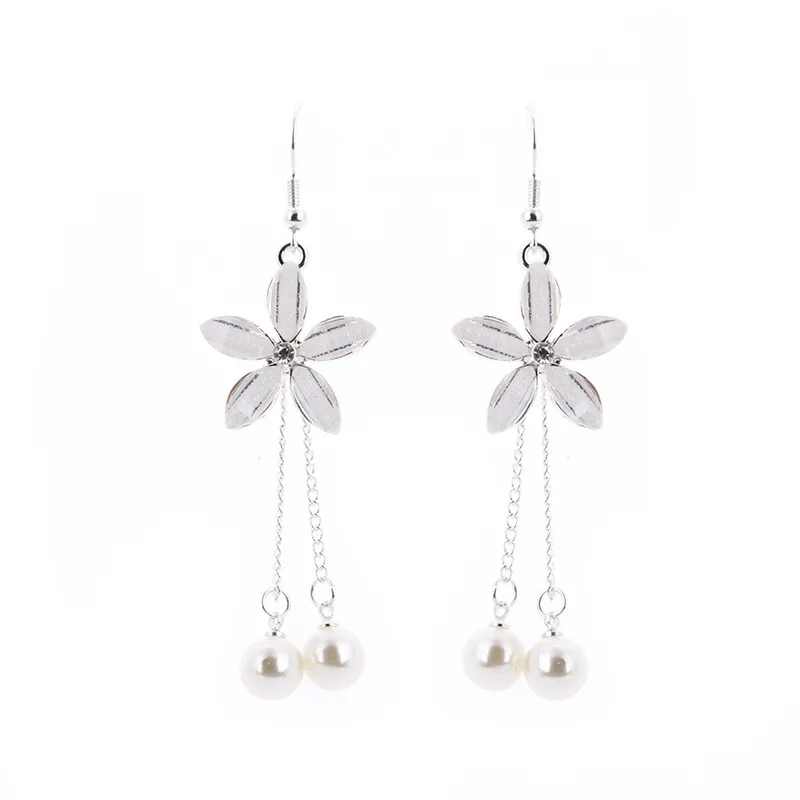 2019 Korean New Temperament Fashion Long Pearl Earrings Wild Personality Flowers Simple Dangle Earrings
2019 Korean New Temperament Fashion Long Pearl Earrings Wild Personality Flowers Simple Dangle Earrings