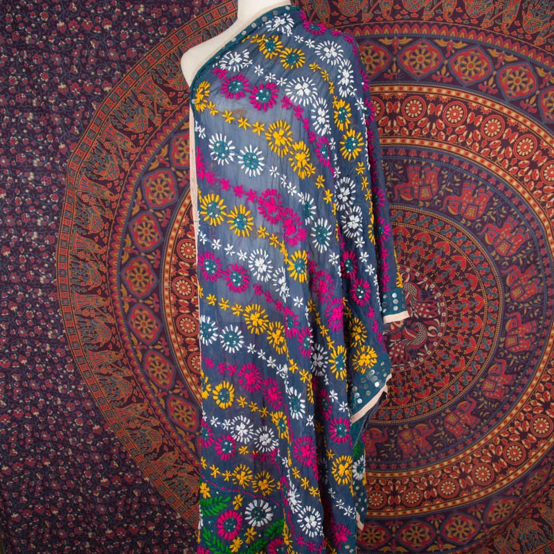 India Nepal Style Hijab Scarf Georgette Hand-Embroidered Spring Summer Women Shawl Saree National Style Long Shawl Scarf
India Nepal Style Hijab Scarf Georgette Hand-Embroidered Spring Summer Women Shawl Saree National Style Long Shawl Scarf