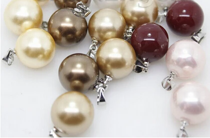 Free shipping >>@>> Hot sell 30pcs wholesale lot round shell beads pendant fashion jewelry Mixed
Free shipping >>@>> Hot sell 30pcs wholesale lot round shell beads pendant fashion jewelry Mixed