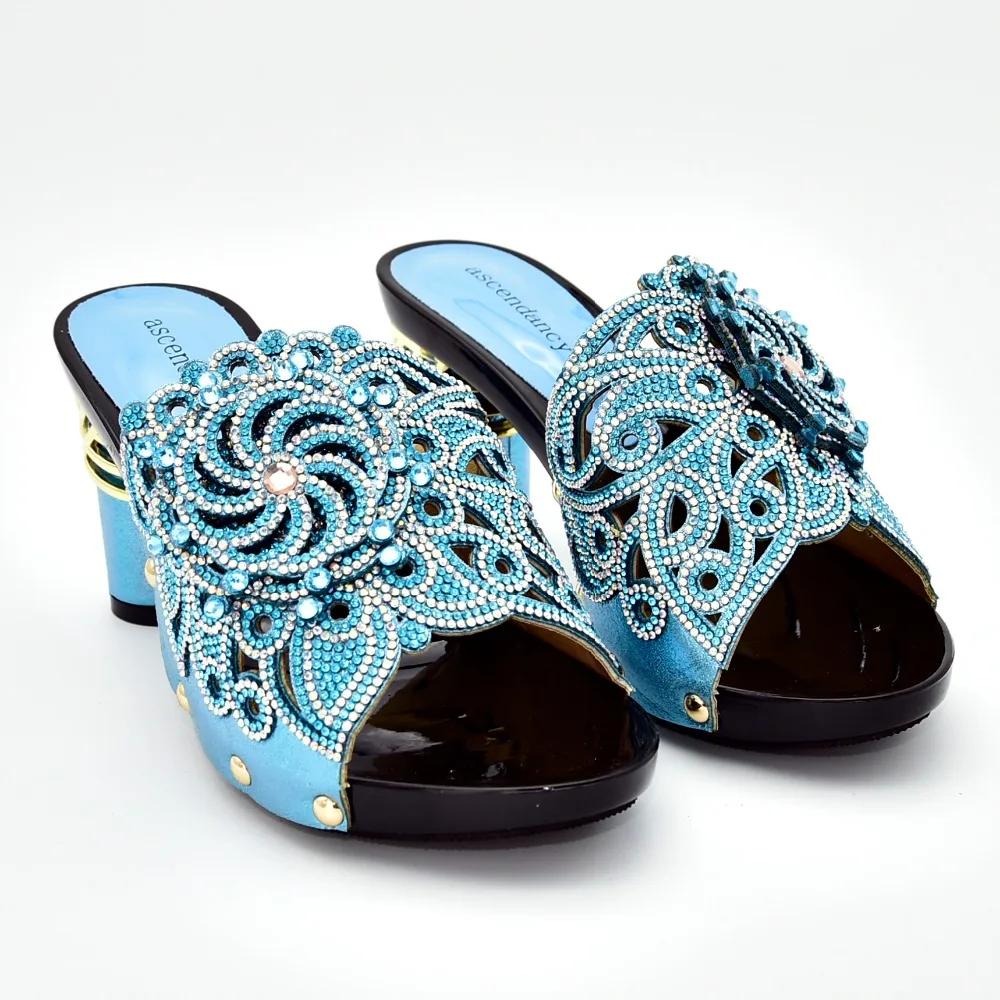 Very nice party lady shoes with many stones with middle heel 3.5 inches and size 38 to 42 women fashion party shoes 2019 SS015-4
Very nice party lady shoes with many stones with middle heel 3.5 inches and size 38 to 42 women fashion party shoes 2019 SS015-4