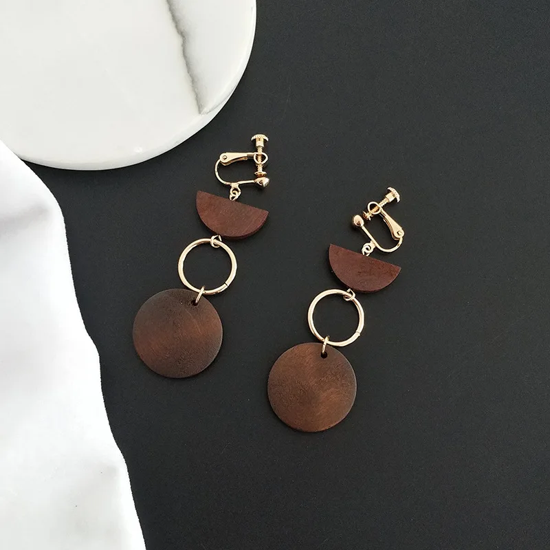 Simple screw clip on earrings women clips earing no piercing earings fashion jewelry 2018
Simple screw clip on earrings women clips earing no piercing earings fashion jewelry 2018