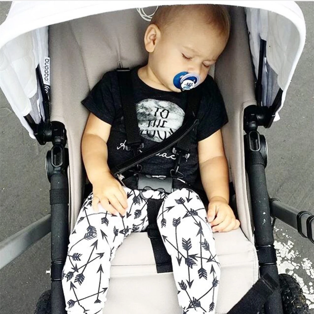 Infant baby cotton clothes boys suit the moon printed short sleeve t-shirt+arrowes pants 2pcs newborn girls clothes set
Infant baby cotton clothes boys suit the moon printed short sleeve t-shirt+arrowes pants 2pcs newborn girls clothes set
