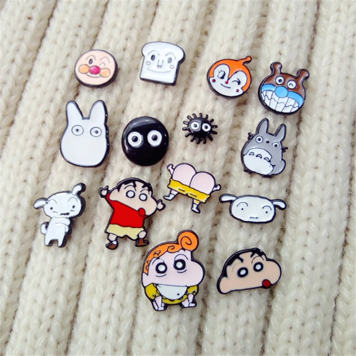 animation classic cartoon totoro bread superman bacteria crayon small new small white clothing accessories brooch
animation classic cartoon totoro bread superman bacteria crayon small new small white clothing accessories brooch