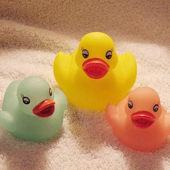 Brand New 4 Pcs /set Children Kids Rubber Flashing Light Duck Bath Toy Auto Color Changing Baby Bathroom Toys
Brand New 4 Pcs /set Children Kids Rubber Flashing Light Duck Bath Toy Auto Color Changing Baby Bathroom Toys