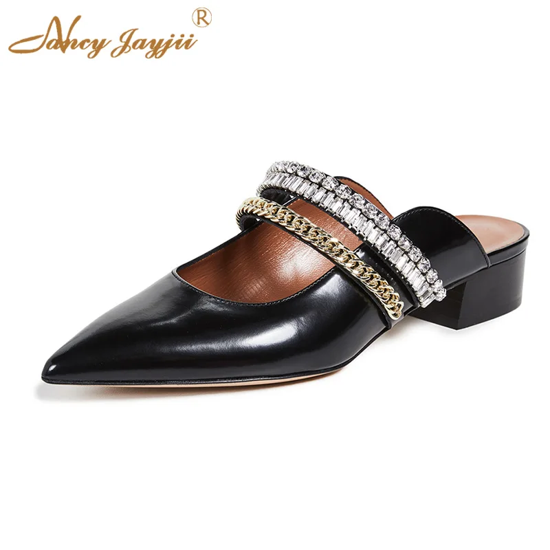 Black Pointed Toe Mules Slides with Low Heel 3 cm 1 Inch Crystal Golden Metal Chain Cool Punk Slippers Designer Women Shoes 201
Black Pointed Toe Mules Slides with Low Heel 3 cm 1 Inch Crystal Golden Metal Chain Cool Punk Slippers Designer Women Shoes 201