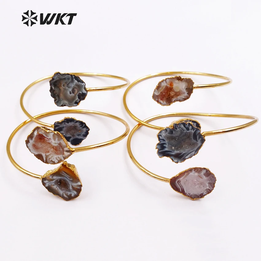 WKT WT-B391 2018 New Staggered Design 24k Metal Electroplated Bangle with 2pcs Natural Geode Stone Women Bracelets
WKT WT-B391 2018 New Staggered Design 24k Metal Electroplated Bangle with 2pcs Natural Geode Stone Women Bracelets