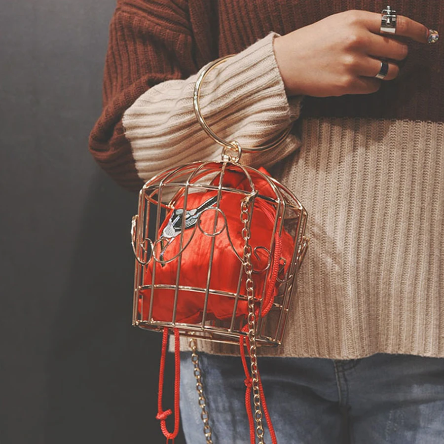 Hollow Out Birdcage Bag for Women Shoulder Bags Embroidery Bird Women Messenger Bags Evening Bag Ladies Gold Metal Handbag Tote
Hollow Out Birdcage Bag for Women Shoulder Bags Embroidery Bird Women Messenger Bags Evening Bag Ladies Gold Metal Handbag Tote