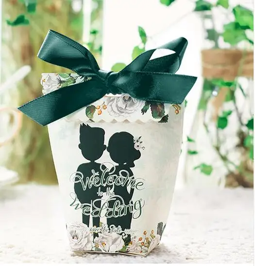 20pcs/lot White Dress Bride With Green Ribbon Wedding Party Gift Box Creative Couple Candy Boxes Wedding Favor Present Box
20pcs/lot White Dress Bride With Green Ribbon Wedding Party Gift Box Creative Couple Candy Boxes Wedding Favor Present Box