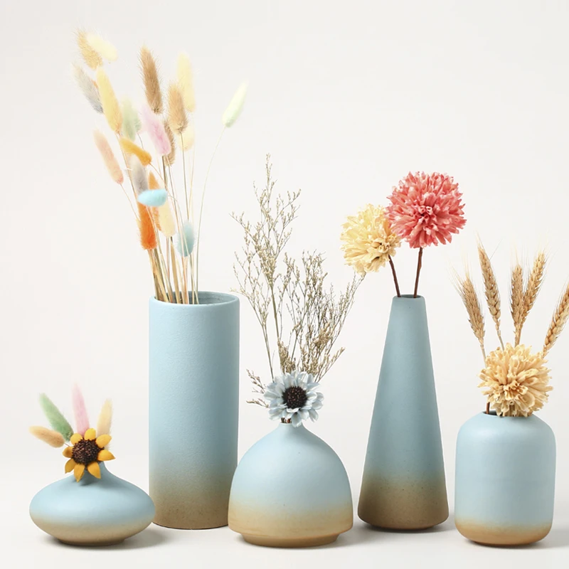 Europe high quality Ceramic vase tabletop Pure handmade Small vase Dry flower container home decoration Bottles Creative gifts
Europe high quality Ceramic vase tabletop Pure handmade Small vase Dry flower container home decoration Bottles Creative gifts