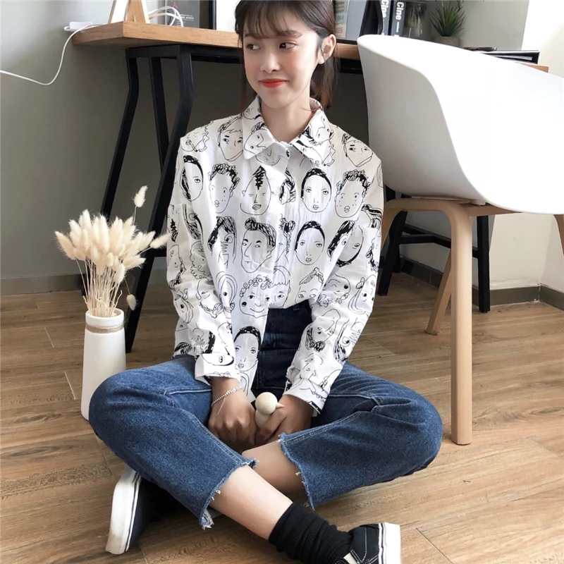 New arrivel Japanese Ulzzang Harajuku boy friend style loose Retro graffiti print Student long-sleeved T-shirt
New arrivel Japanese Ulzzang Harajuku boy friend style loose Retro graffiti print Student long-sleeved T-shirt