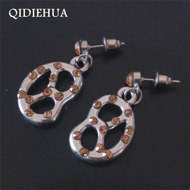QIDIEHUA Bavarian Antique Silver Drop Earrings Oktoberfest Pretzel Statement Earrings Fashion Shiny Rhinestone Earrings for Wome
QIDIEHUA Bavarian Antique Silver Drop Earrings Oktoberfest Pretzel Statement Earrings Fashion Shiny Rhinestone Earrings for Wome