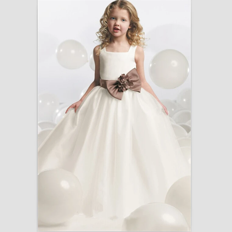 2015 White Satin Flower Girl Dresses For Weddings Spaghetti Flor Menina Vestidos Para Casamentos Vestidos De Comunion Prom Child
2015 White Satin Flower Girl Dresses For Weddings Spaghetti Flor Menina Vestidos Para Casamentos Vestidos De Comunion Prom Child