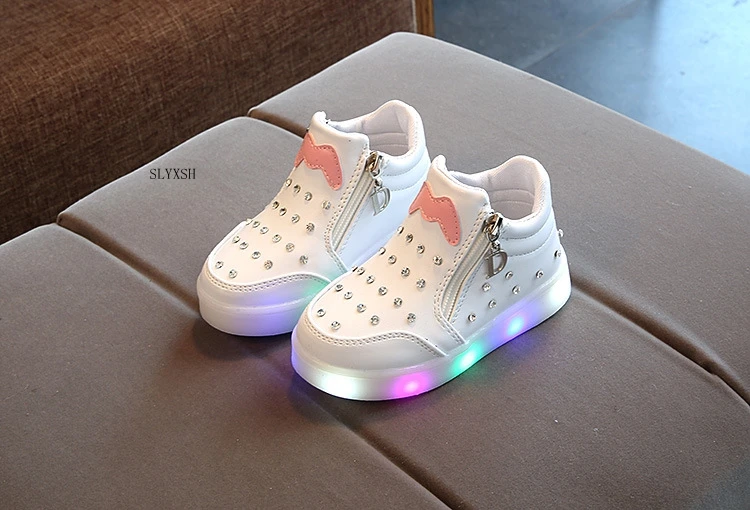 SLYXSH Lovely Princess Boys Girls Boots Cartoon Children Shoes Casual Fashion LED Light Baby Kids Sneakers
SLYXSH Lovely Princess Boys Girls Boots Cartoon Children Shoes Casual Fashion LED Light Baby Kids Sneakers