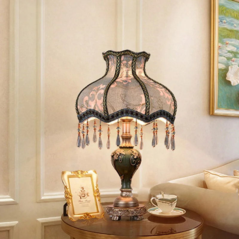 QYJSD European American Bedside Creative Retro Table Lamp Hand-Carved Depicting Environmentally Friendly Resin Flower Petals
QYJSD European American Bedside Creative Retro Table Lamp Hand-Carved Depicting Environmentally Friendly Resin Flower Petals