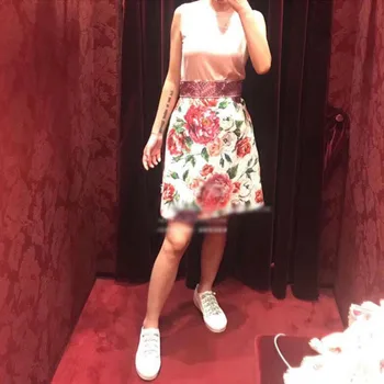 Winter Vinage White Floral Print Mini Skirt Women 2019 Runway Design Sequins High Waist A Line Skirt Female Party Luxury Clothes
Winter Vinage White Floral Print Mini Skirt Women 2019 Runway Design Sequins High Waist A Line Skirt Female Party Luxury Clothes