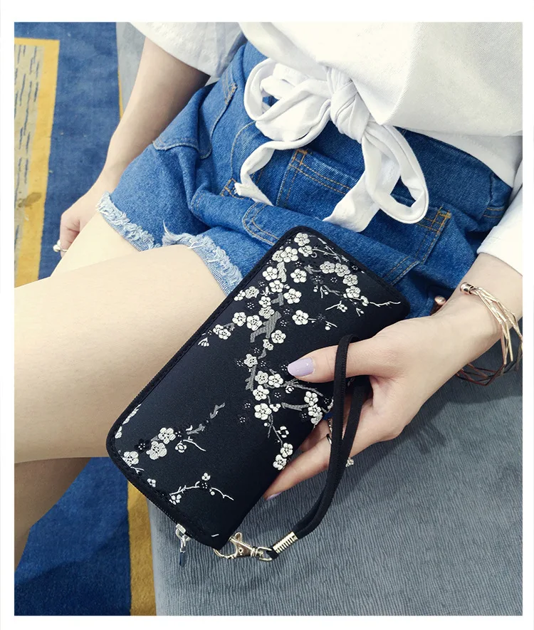 Fashion Lady Print Wallet Plum Pattern Small Fresh Clutch Large-capacity Wrist Bag PU Leather Female Wallet
Fashion Lady Print Wallet Plum Pattern Small Fresh Clutch Large-capacity Wrist Bag PU Leather Female Wallet