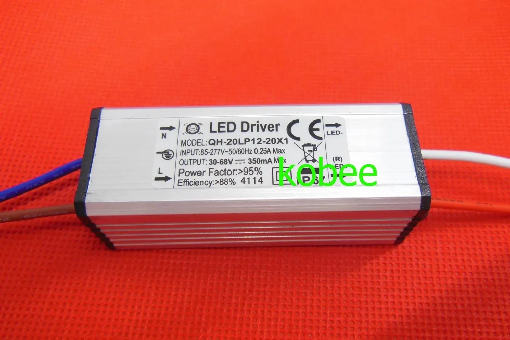 2pcs 20W High Power LED Driver 12-20x1W 350mA DC30-68V Waterproof IP67 Constant Current Aluminum LED Power Supply
2pcs 20W High Power LED Driver 12-20x1W 350mA DC30-68V Waterproof IP67 Constant Current Aluminum LED Power Supply