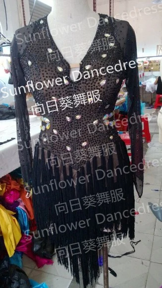 New Competition fringe Latin dance dress Factory High Quality Latin Dress Manufactory Fashionable Latin costume ballroom dancing
New Competition fringe Latin dance dress Factory High Quality Latin Dress Manufactory Fashionable Latin costume ballroom dancing