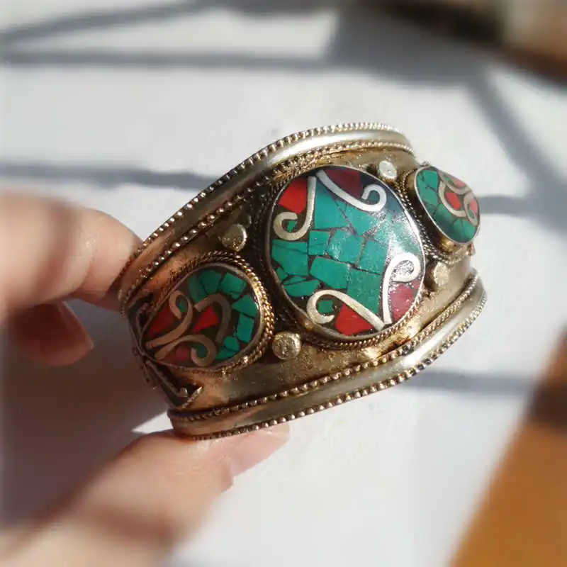 BB-045 Clearance Sale Indian Bangles Copper Inlay Colorful Stone Vintage Ethnic Dancing Open Cuff
BB-045 Clearance Sale Indian Bangles Copper Inlay Colorful Stone Vintage Ethnic Dancing Open Cuff