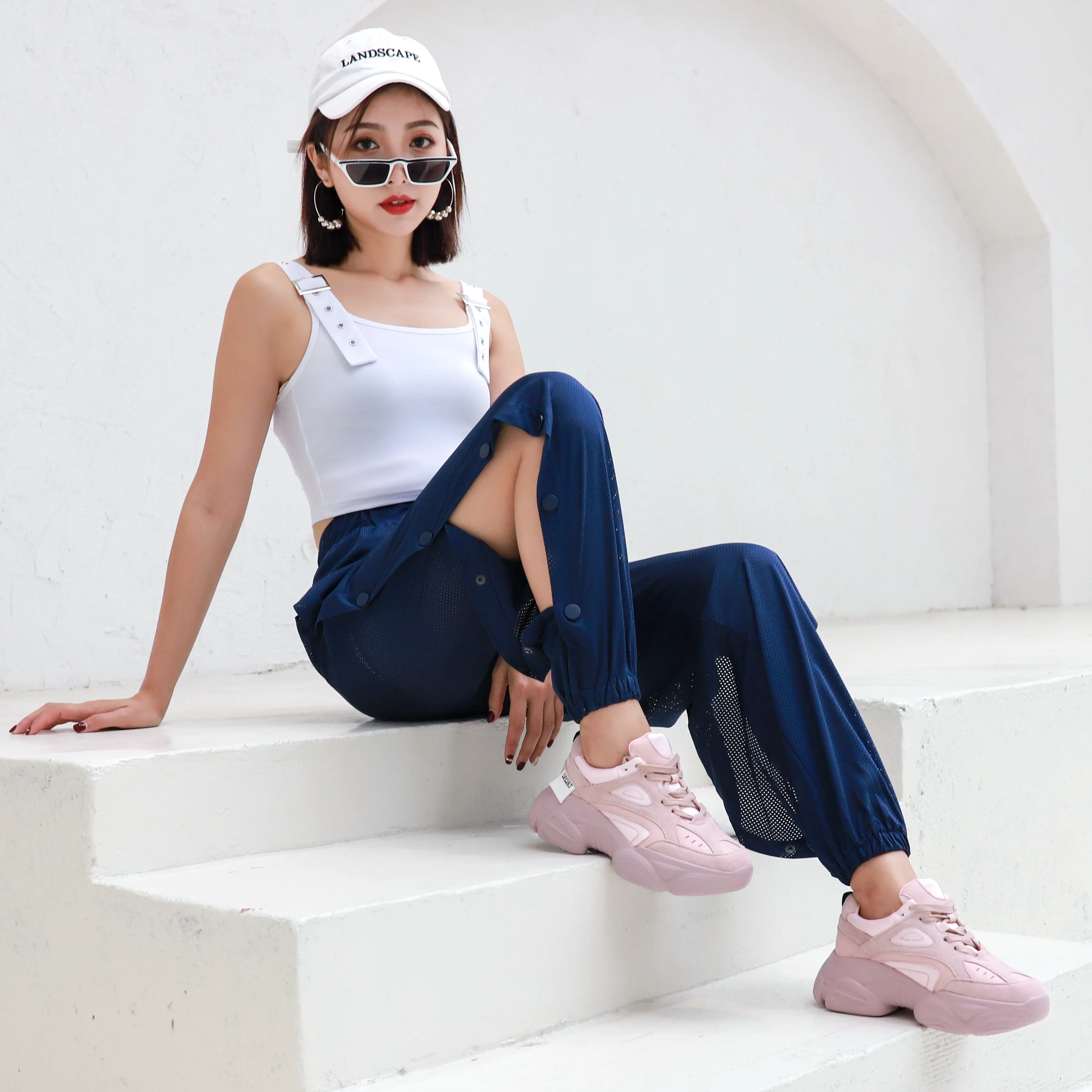 Running Shoes White shoes women's stylish with genuine leather solid big fashion sole New 2019
Running Shoes White shoes women's stylish with genuine leather solid big fashion sole New 2019